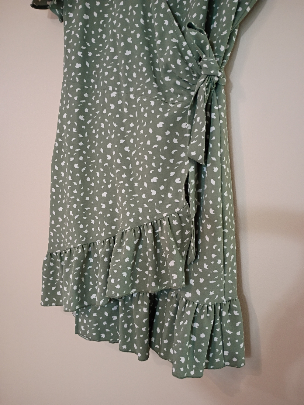 Women’s Sage Green With Print Wrap Dress - Picture 5 of 8